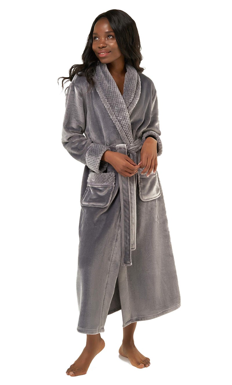 Turquaz Oversize Premium Luxury Ultra Soft Warm Robes for Women Plush Fleece Bathrobe for Women with and Spacious Pockets - Image 3